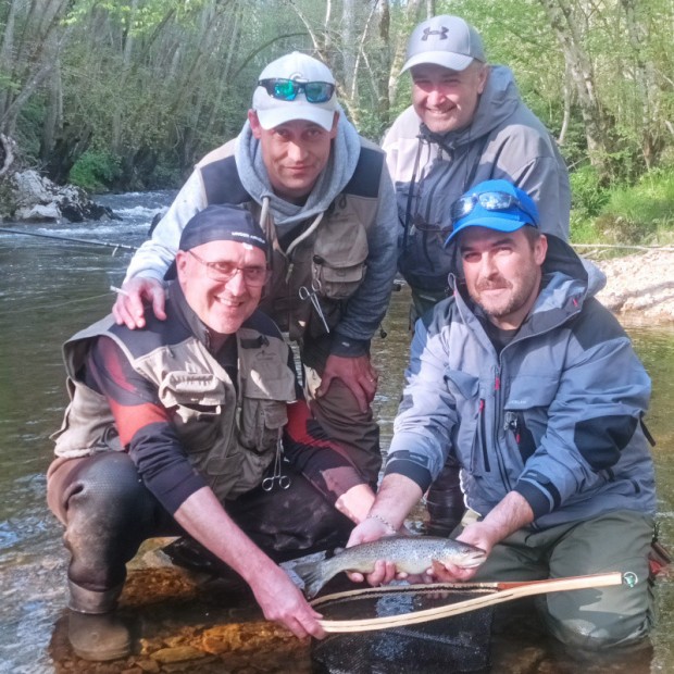 Journée de pêche de la truite dans le Cantal